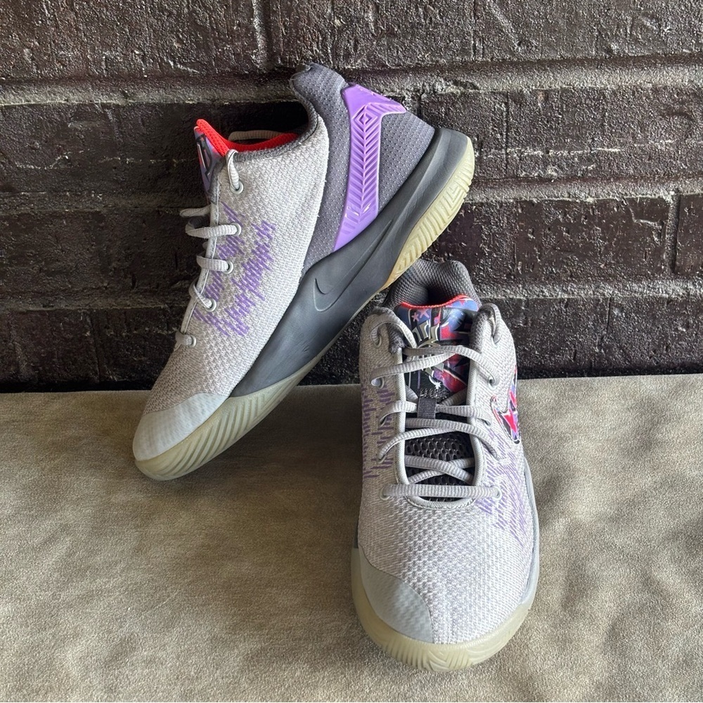 Nike Kyrie Flytrap Boys Sz 6Y Gray Purple Shoes Sneakers - Picture 5 of 8